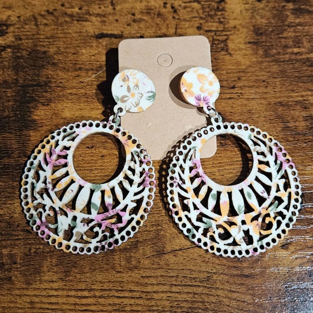 Adorable Boutique Cream Multi Floral Pressed Wood Round Earrings ~Fantasy Whimsy